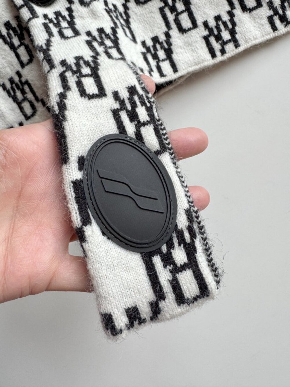 WE11DONE WD1 White Black Logo Wool Cashmere Jacquard Cardigan Sweater, Size S - Picture 10 of 16